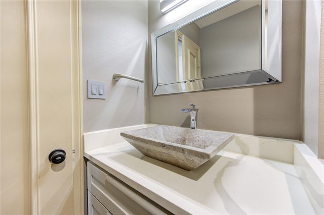 6337 Briar Rose Drive 145, Houston, TX 77057