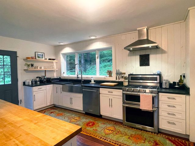 71 Woods Road, Dummerston, VT 05346