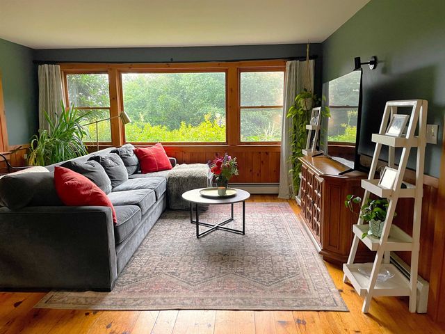 71 Woods Road, Dummerston, VT 05346