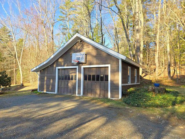 71 Woods Road, Dummerston, VT 05346