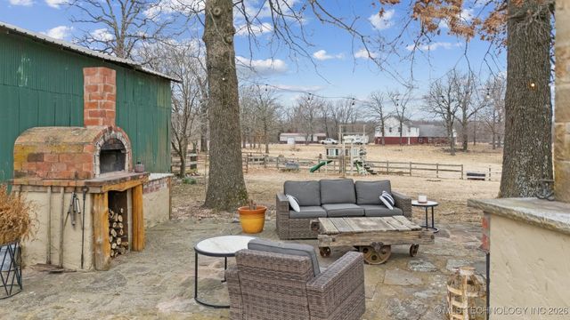 222 Brewster Road, Mcalester, OK 74501