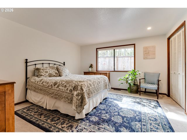 3320 VIDERA Dr, Eugene, OR 97405