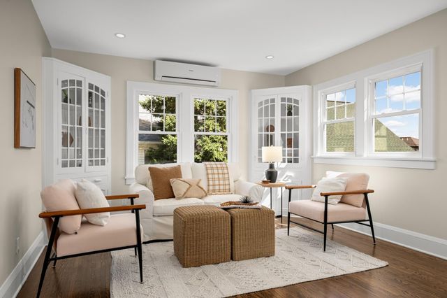 1245 Stanford Avenue, Saint Paul, MN 55105