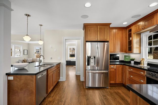 1245 Stanford Avenue, Saint Paul, MN 55105