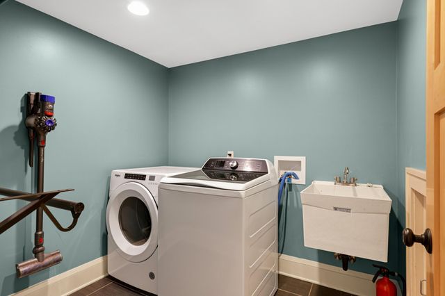 1245 Stanford Avenue, Saint Paul, MN 55105