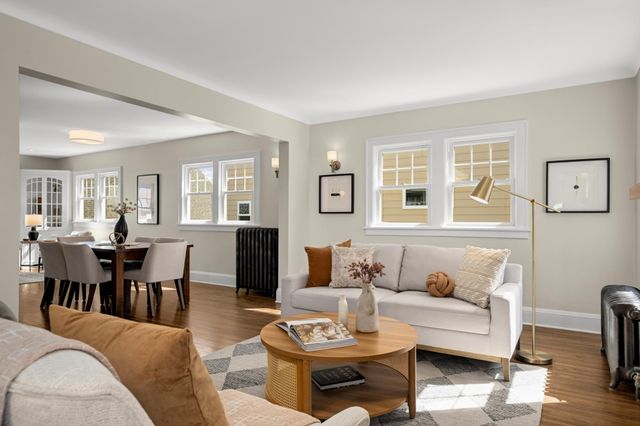 1245 Stanford Avenue, Saint Paul, MN 55105