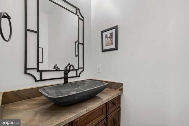 13025 YATES FORD RD, Clifton, VA 20124