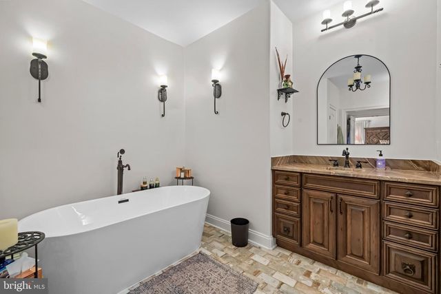 13025 YATES FORD RD, Clifton, VA 20124