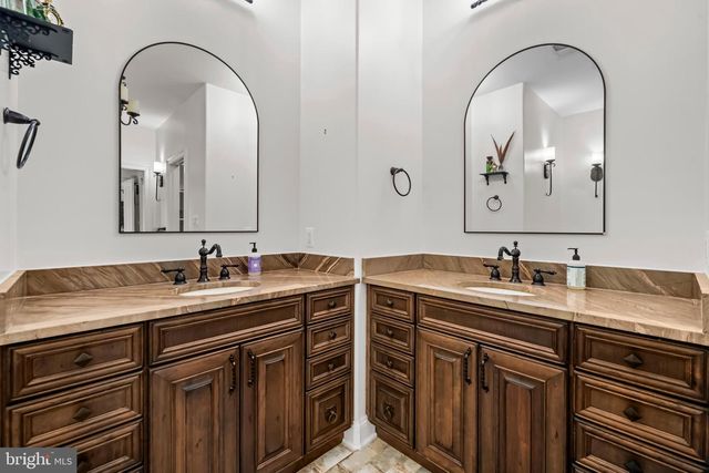 13025 YATES FORD RD, Clifton, VA 20124