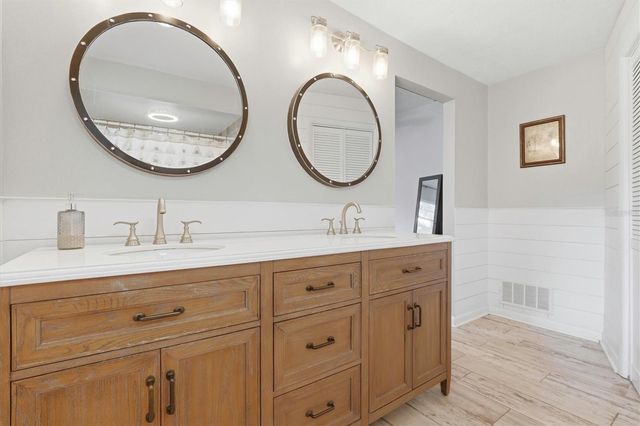 1143 LANCER LANE, Tarpon Springs, FL 34689