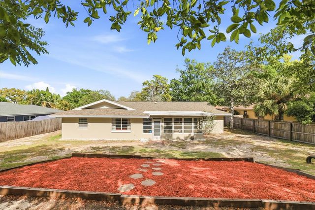 1143 LANCER LANE, Tarpon Springs, FL 34689