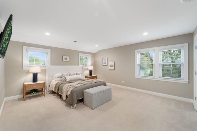6040 Shoreland AVENUE, Whitefish Bay, WI 53217