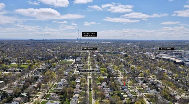 6040 Shoreland AVENUE, Whitefish Bay, WI 53217