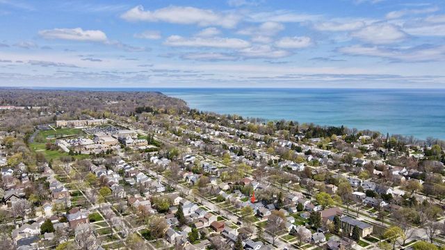 6040 Shoreland AVENUE, Whitefish Bay, WI 53217