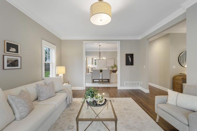 6040 Shoreland AVENUE, Whitefish Bay, WI 53217