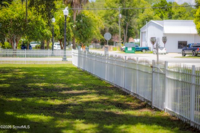 290 E King Avenue, Kingsland, GA 31548