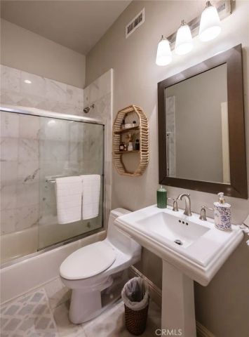 230 Ardmore Avenue, Hermosa Beach, CA 90254