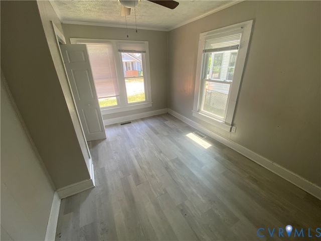 404 N 12th Ave, Hopewell, VA 23860