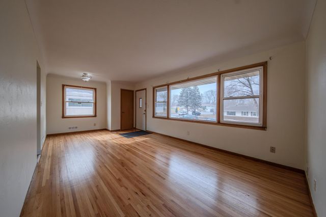 1178 Herbert Street, Saint Paul, MN 55106