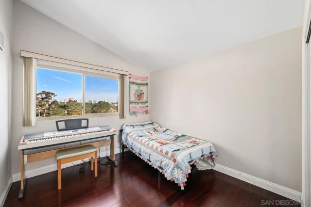 8745 Caminito Sueno, La Jolla, CA 92037