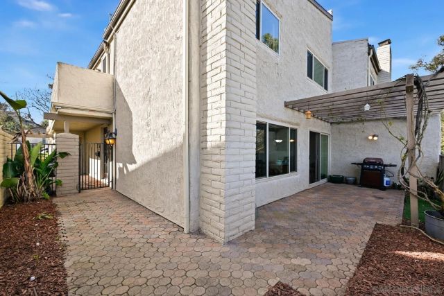 8745 Caminito Sueno, La Jolla, CA 92037