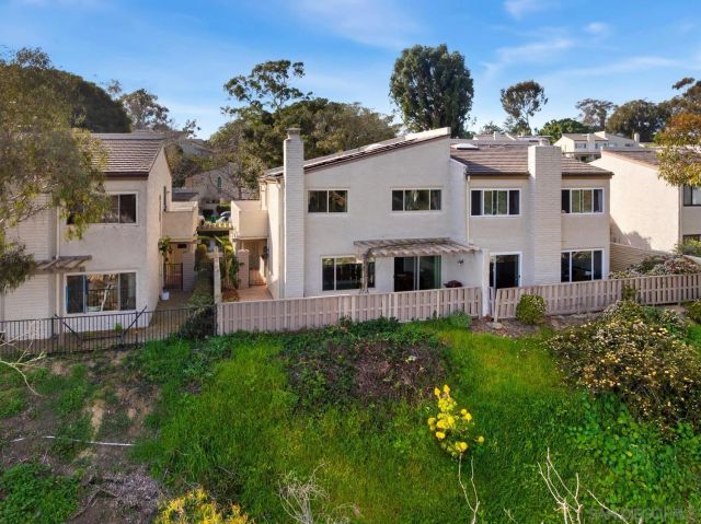 8745 Caminito Sueno, La Jolla, CA 92037