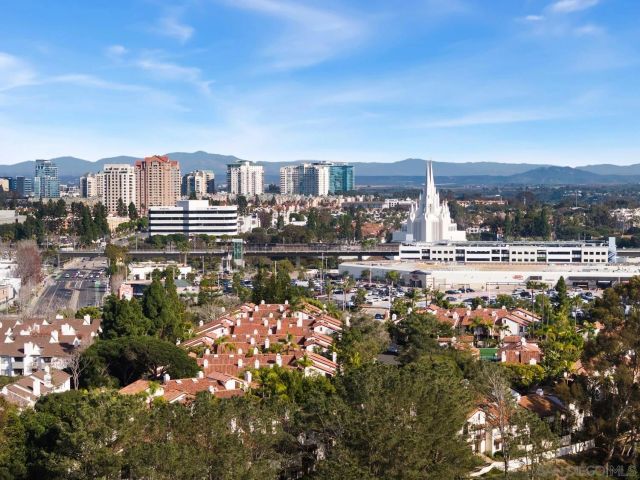 8745 Caminito Sueno, La Jolla, CA 92037