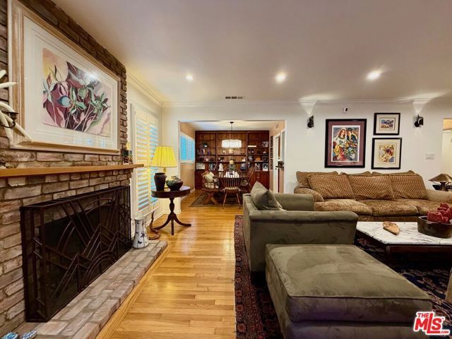 13957 Chandler Boulevard, Sherman Oaks, CA 91401