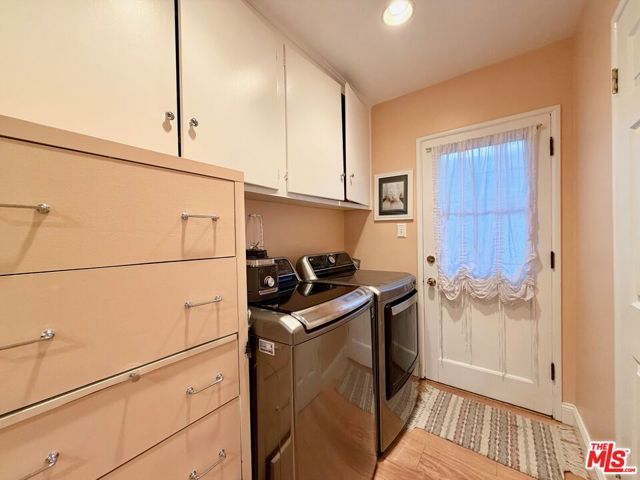 13957 Chandler Boulevard, Sherman Oaks, CA 91401