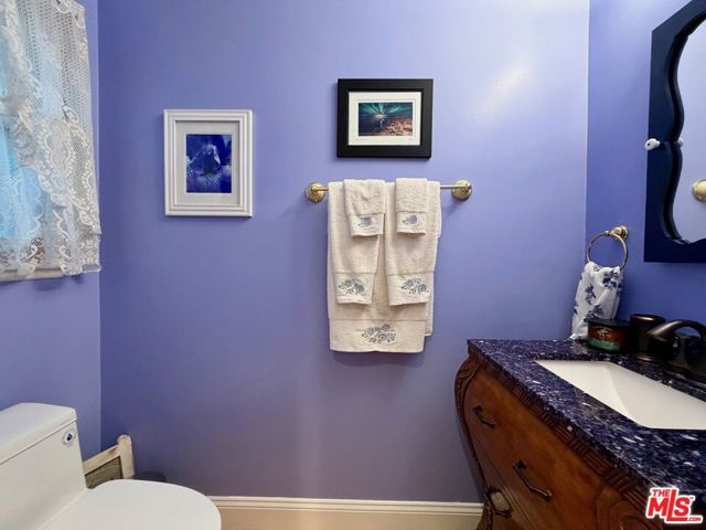 13957 Chandler Boulevard, Sherman Oaks, CA 91401