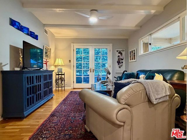 13957 Chandler Boulevard, Sherman Oaks, CA 91401