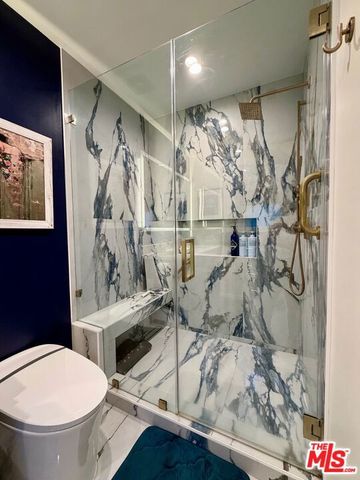 13957 Chandler Boulevard, Sherman Oaks, CA 91401