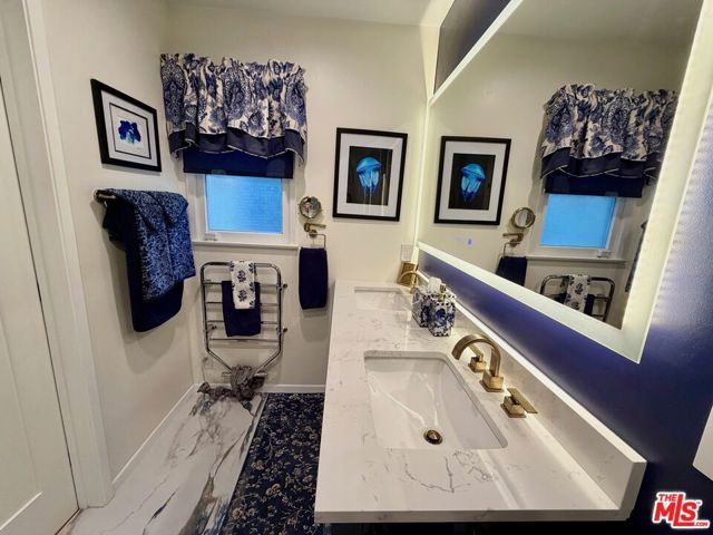 13957 Chandler Boulevard, Sherman Oaks, CA 91401