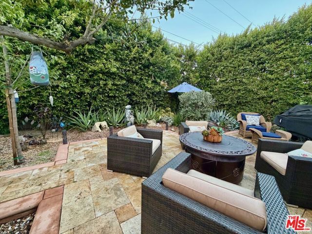 13957 Chandler Boulevard, Sherman Oaks, CA 91401