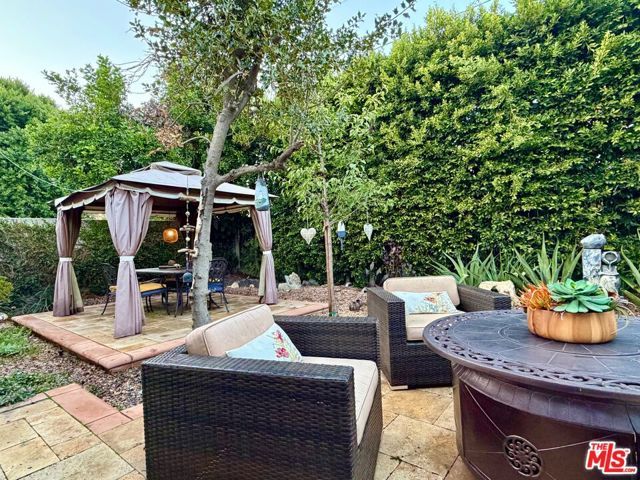 13957 Chandler Boulevard, Sherman Oaks, CA 91401