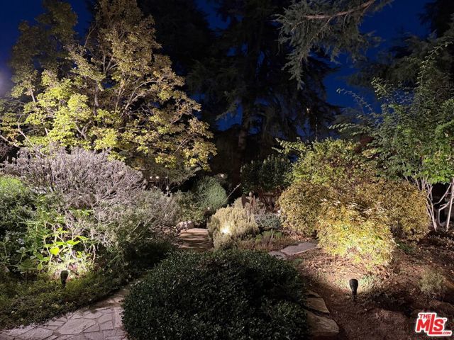 13957 Chandler Boulevard, Sherman Oaks, CA 91401