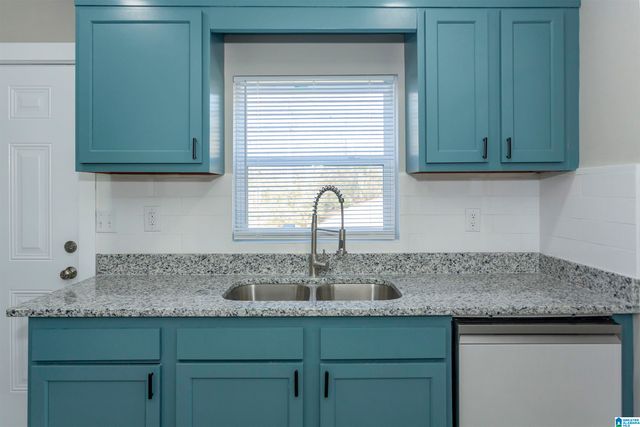 8920 HIGHWAY 31 NORTH N, Kimberly, AL 35091