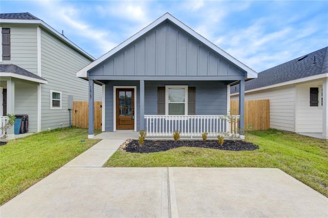 16787 N Marie Village Drive, Conroe, TX 77306