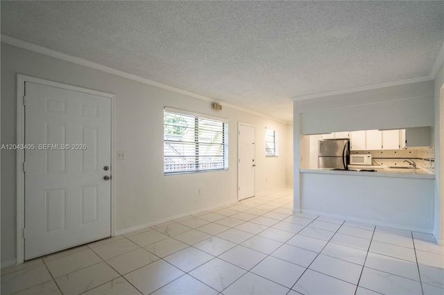 3265 Virginia Street 18, Miami, FL 33133