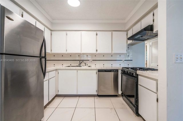3265 Virginia Street 18, Miami, FL 33133