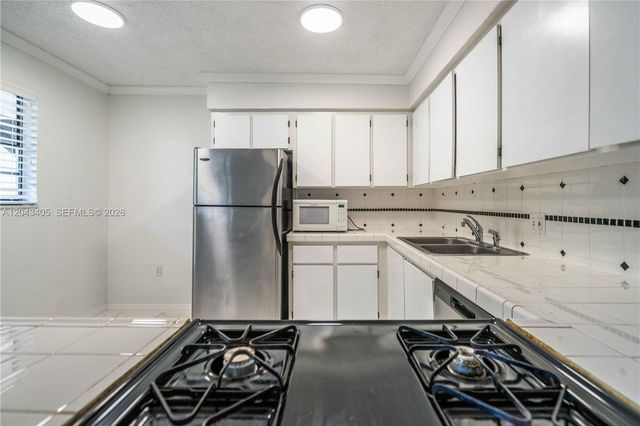 3265 Virginia Street 18, Miami, FL 33133