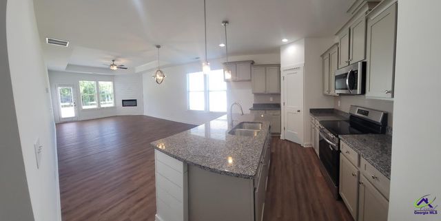 111 Breakwater Way, Perry, GA 31069