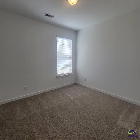 111 Breakwater Way, Perry, GA 31069