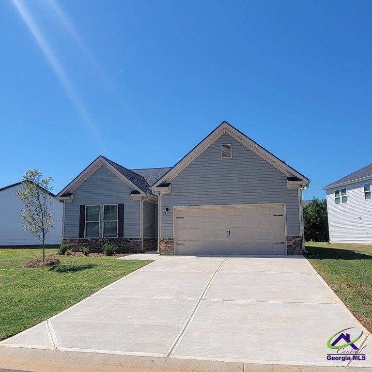 111 Breakwater Way, Perry, GA 31069