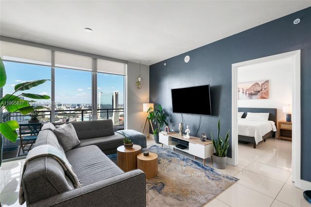 90 SW 3rd St 2706, Miami, FL 33130