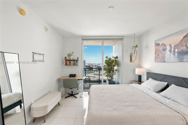 90 SW 3rd St 2706, Miami, FL 33130