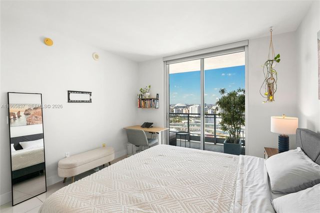 90 SW 3rd St 2706, Miami, FL 33130