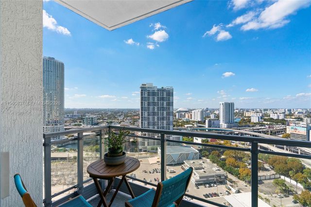 90 SW 3rd St 2706, Miami, FL 33130