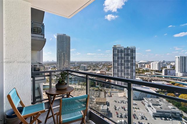 90 SW 3rd St 2706, Miami, FL 33130