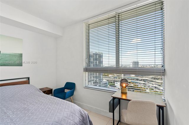 90 SW 3rd St 2706, Miami, FL 33130